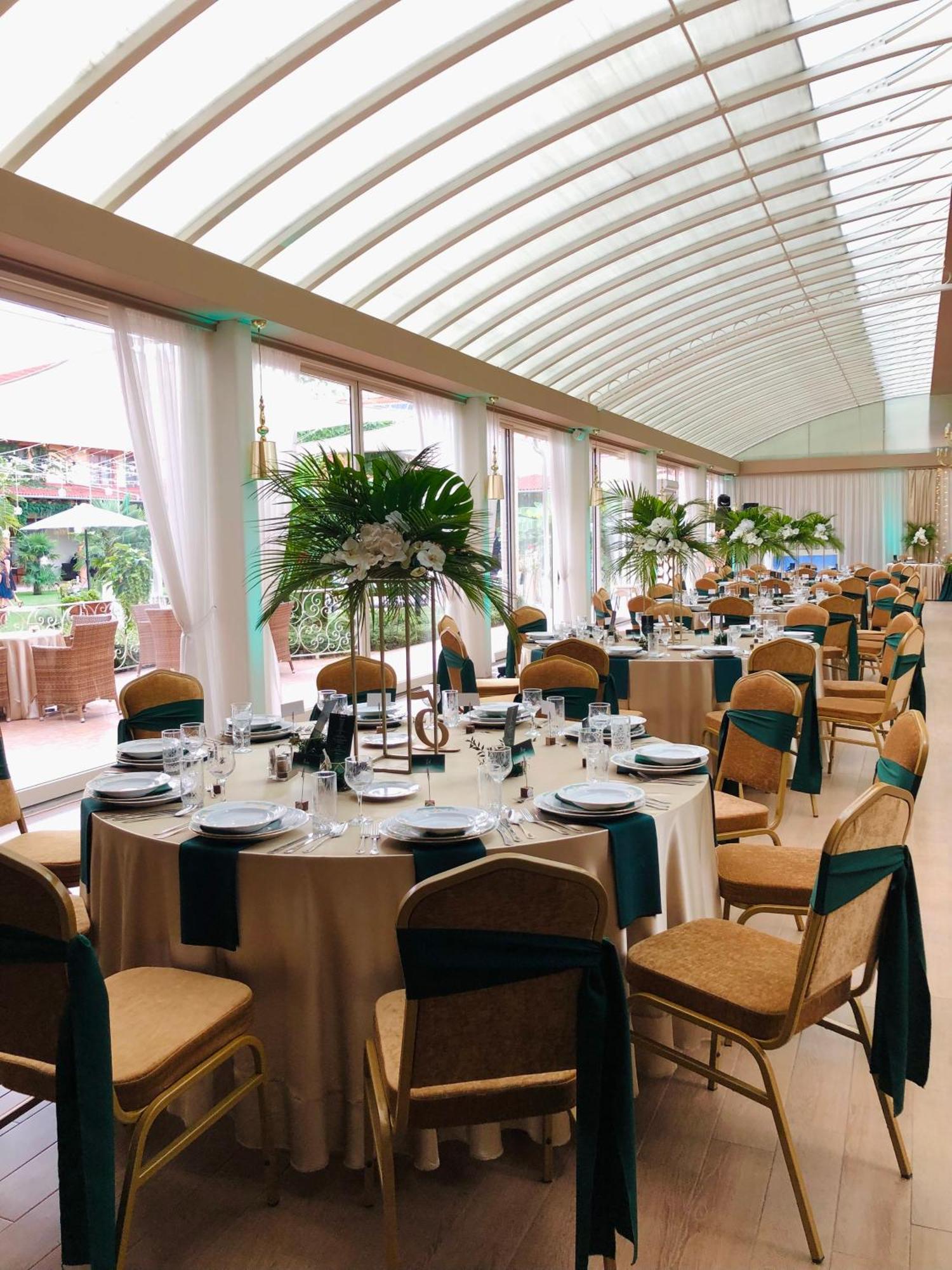 Vinum Hotel Кишкёрёш Экстерьер фото