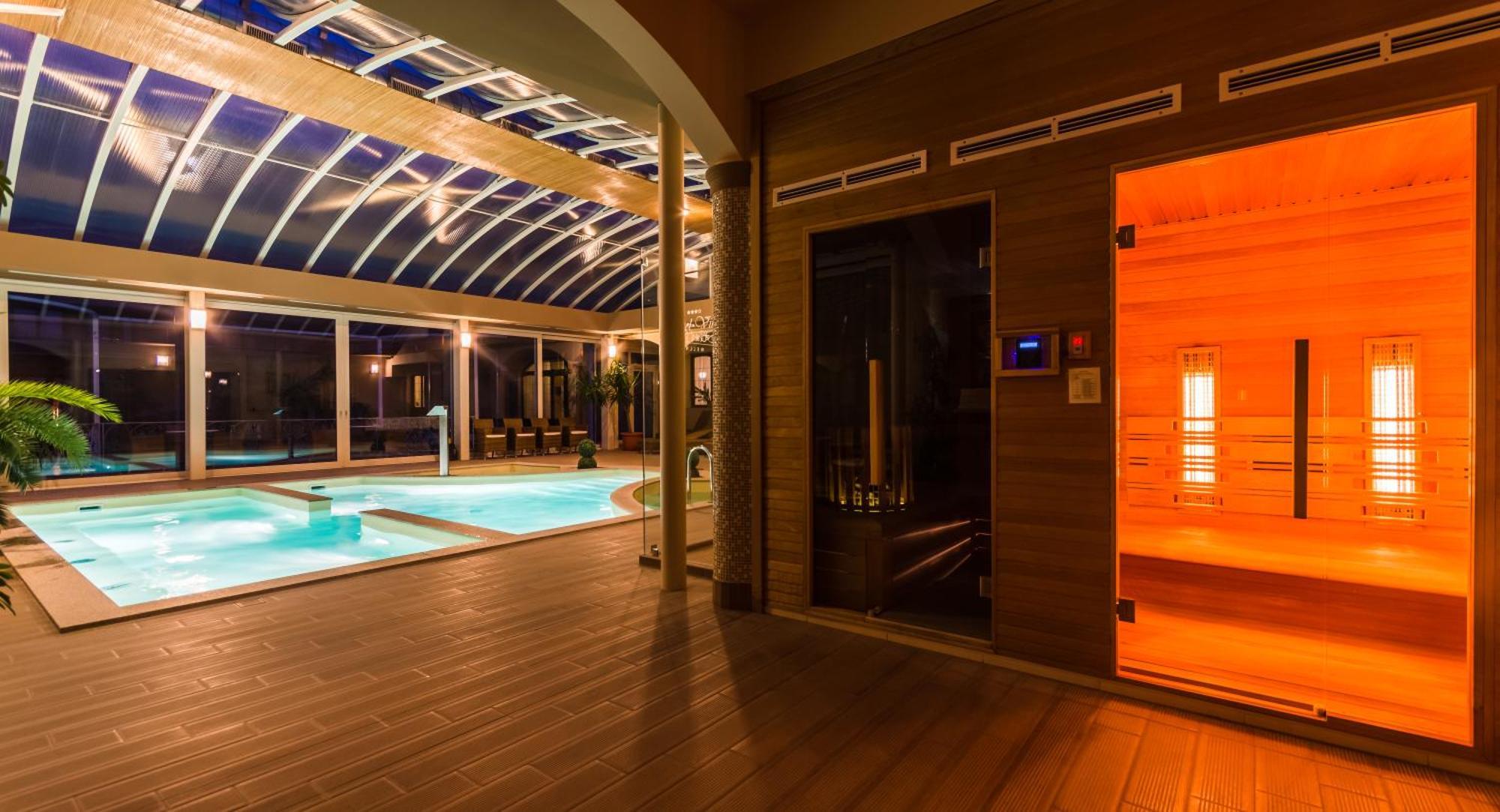 Vinum Hotel Кишкёрёш Экстерьер фото