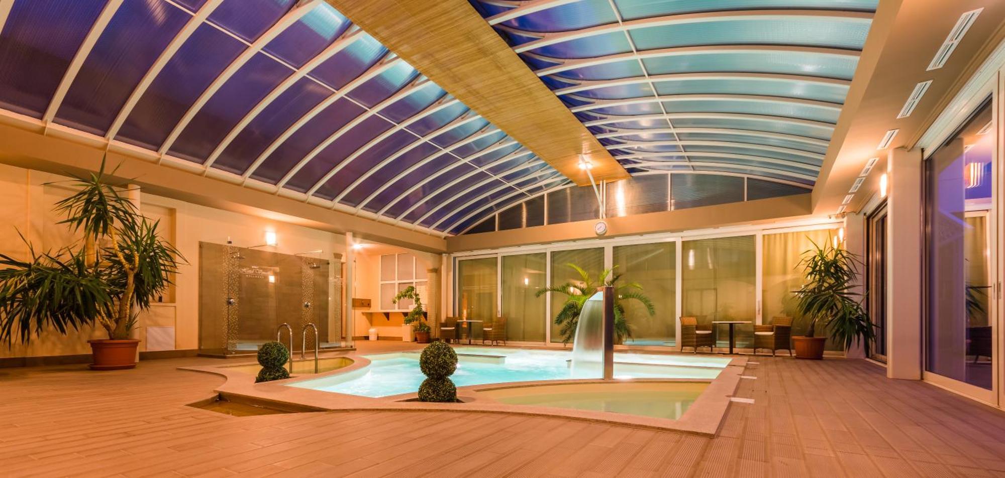 Vinum Hotel Кишкёрёш Экстерьер фото
