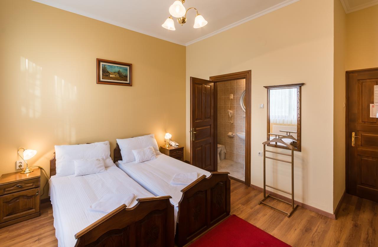 Vinum Hotel Кишкёрёш Экстерьер фото