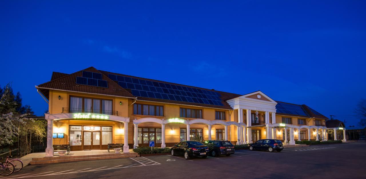Vinum Hotel Кишкёрёш Экстерьер фото
